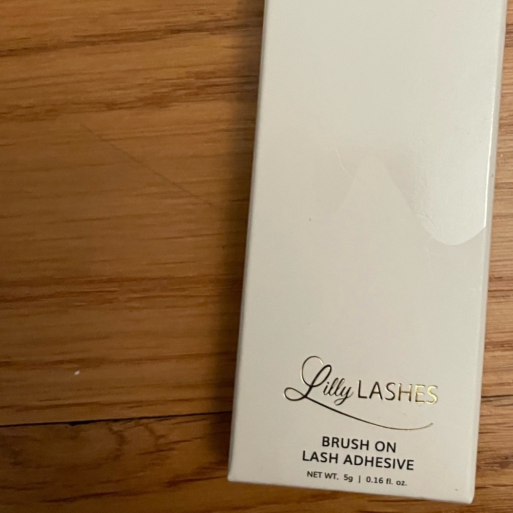 lilly lashes brush on lash adhesive